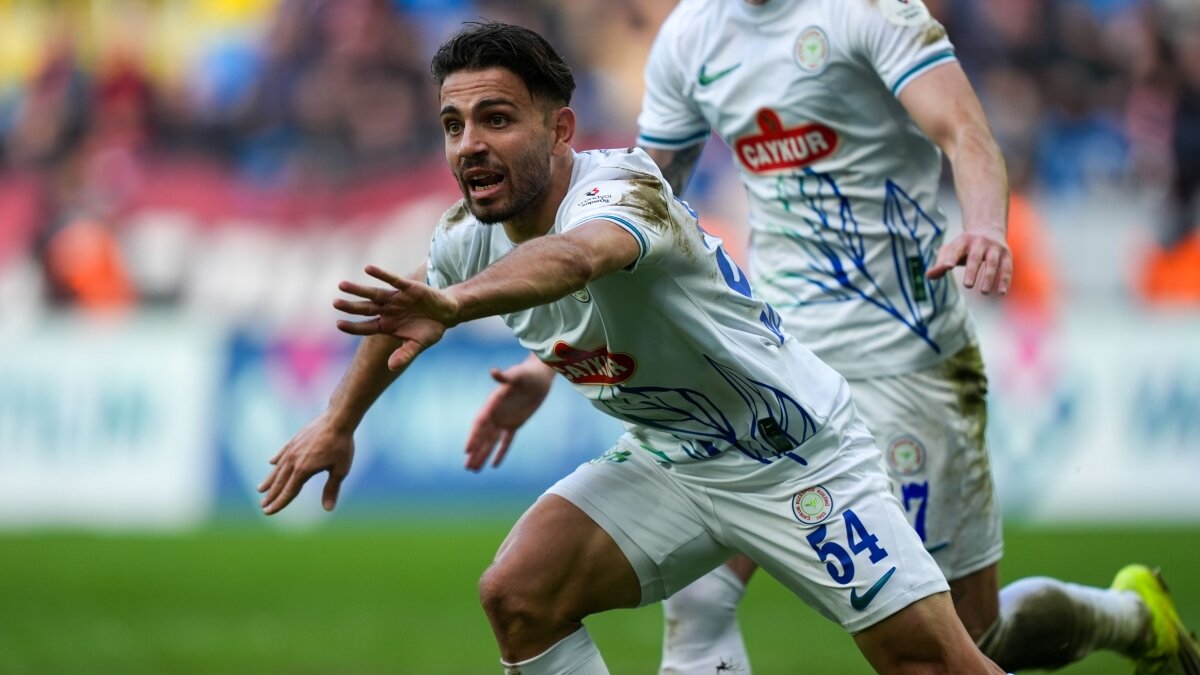 Galatasaray'a yerli bek: Mithat Pala 