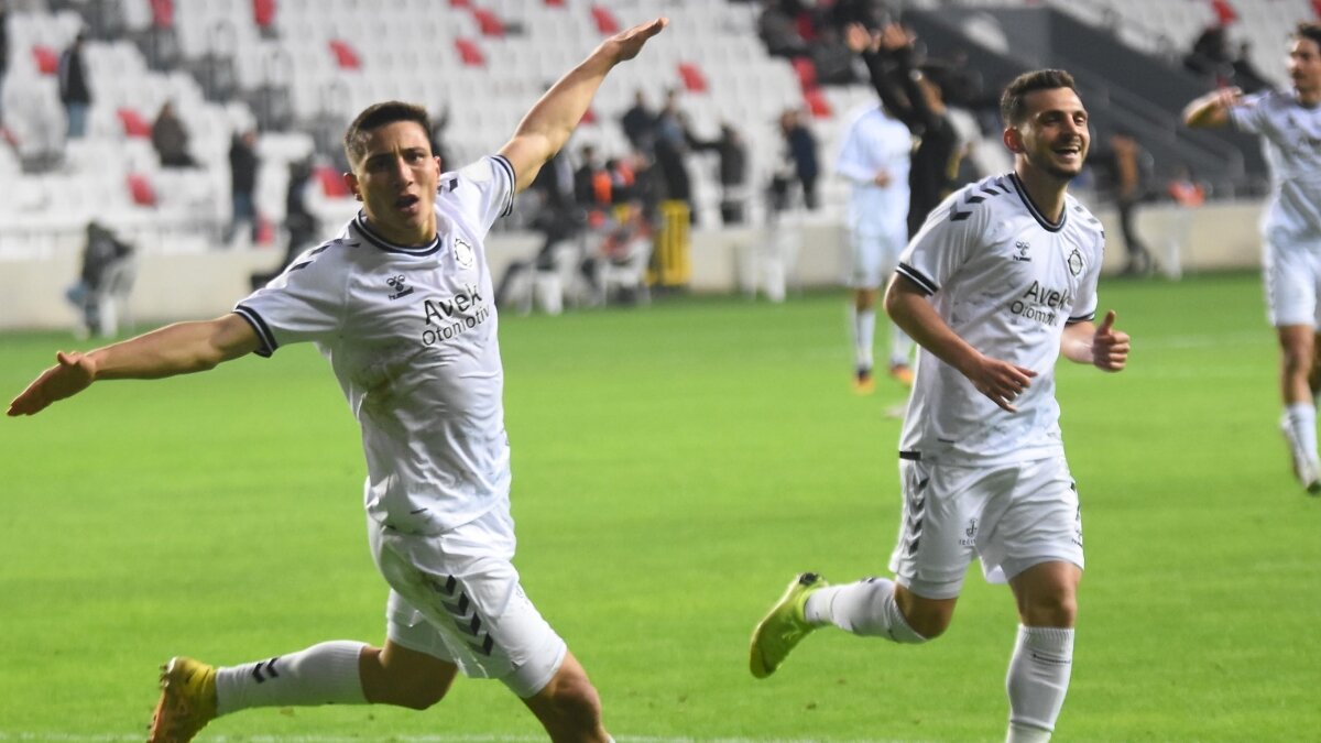 Altay evinde lidere kar�� puan m�cadelesine ��kacak