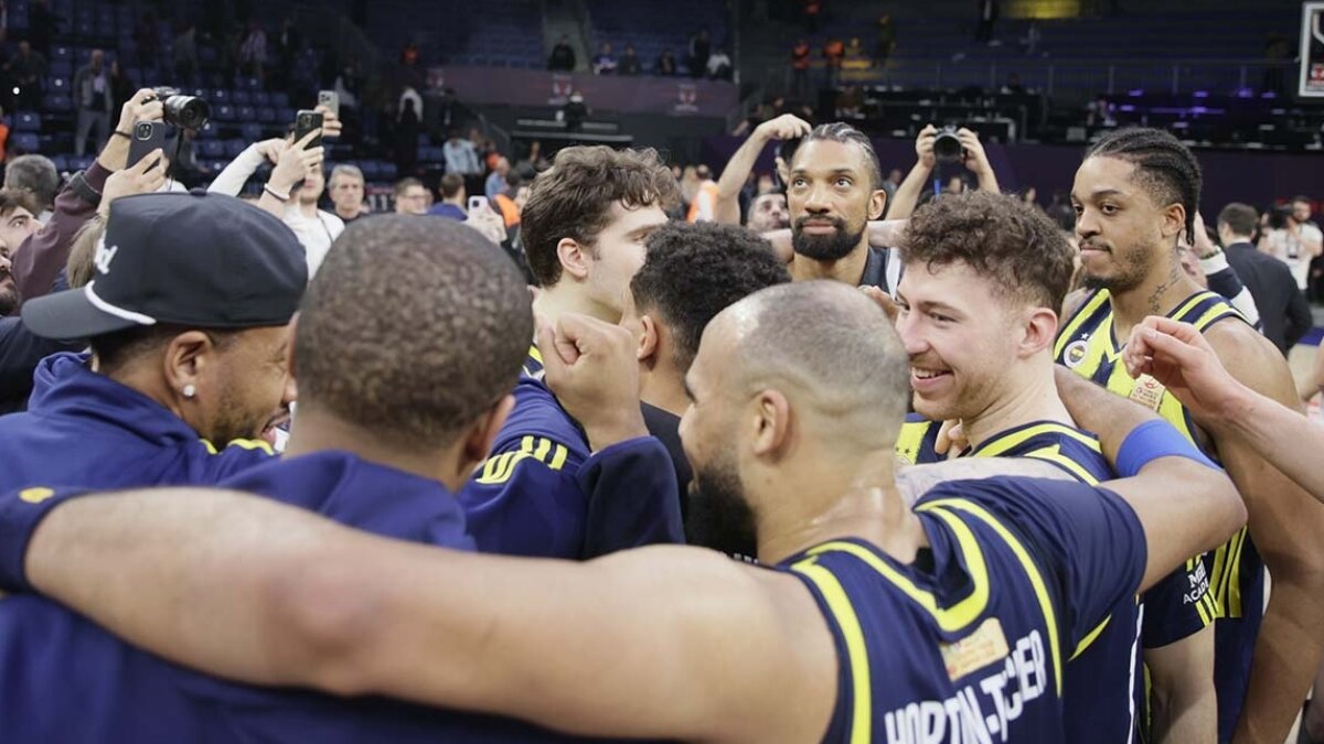 Fenerbah�e Beko, B�y�k�ekme'yi de kay�ps�z ge�ti