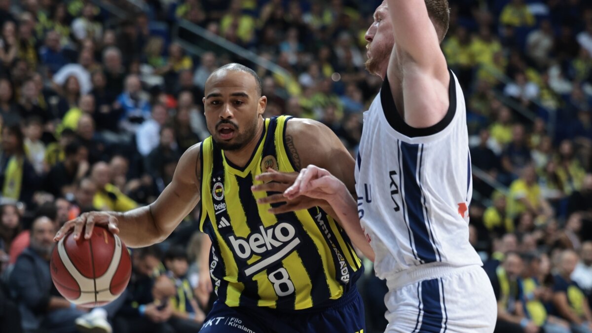 Fenerbah�e Beko, Anadolu Efes deplasman�nda!