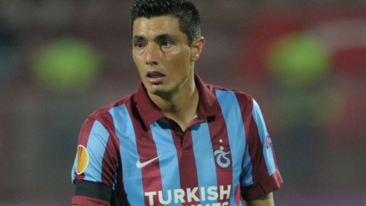 Paraguayl� golc� Cardozo, derbi i�in Trabzon'da