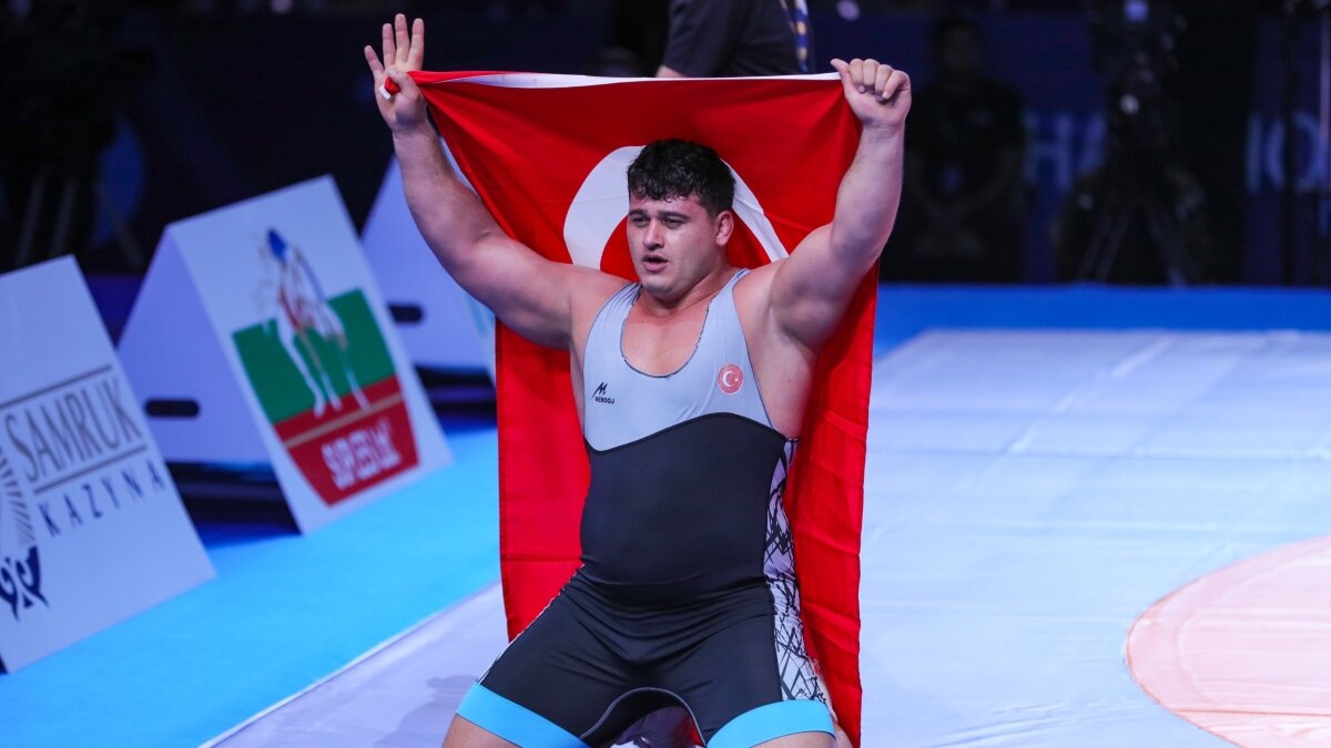 R�za Kayaalp, Arnavutluk'ta 'rekor' i�in mindere ��kacak