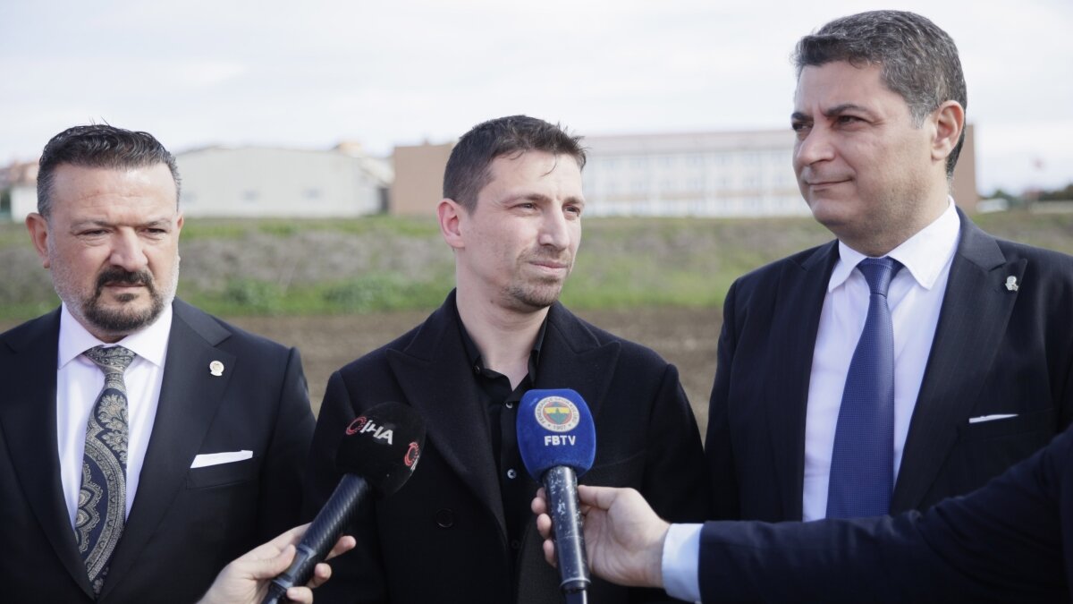 Mert Hakan Yanda�: 'Camiam�z k�t� g�n dostlu�unu g�sterdi'