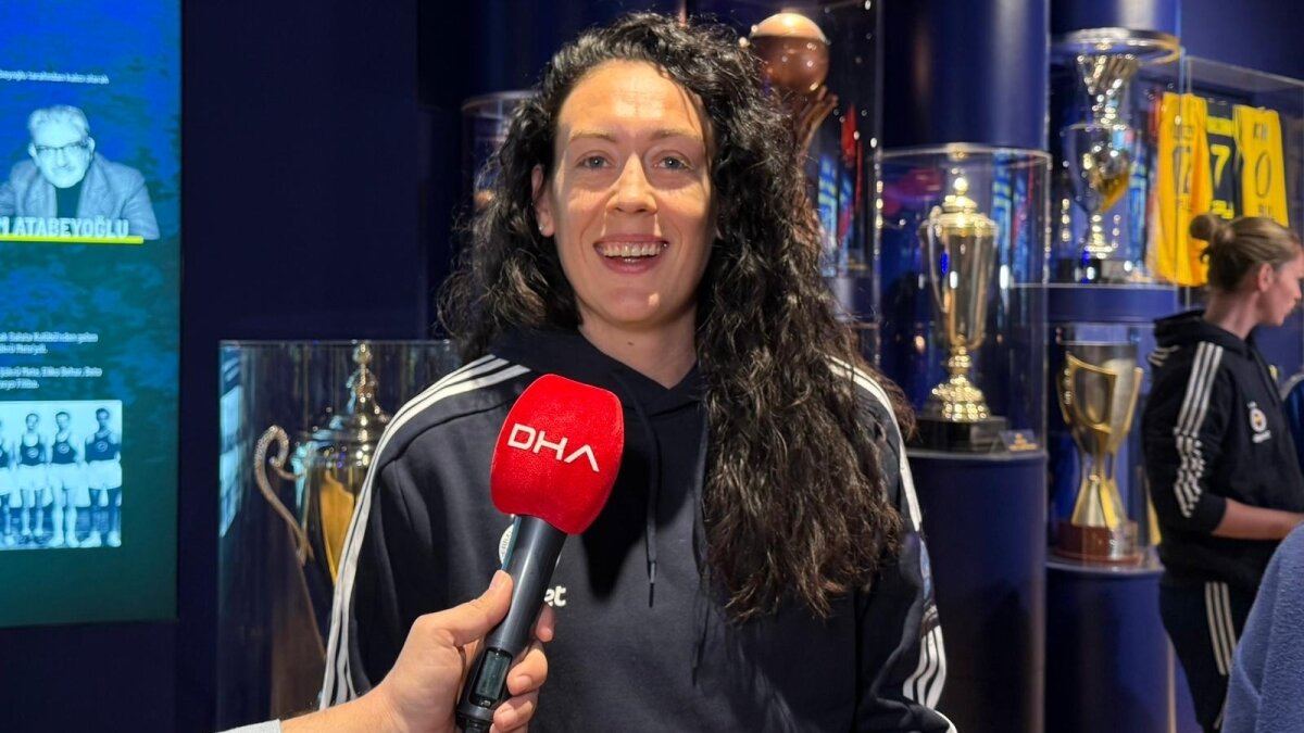 Fenerbah�e Opet'e yeniden kat�lan Stewart: 'Bu, reddedemeyece�im bir f�rsatt�'