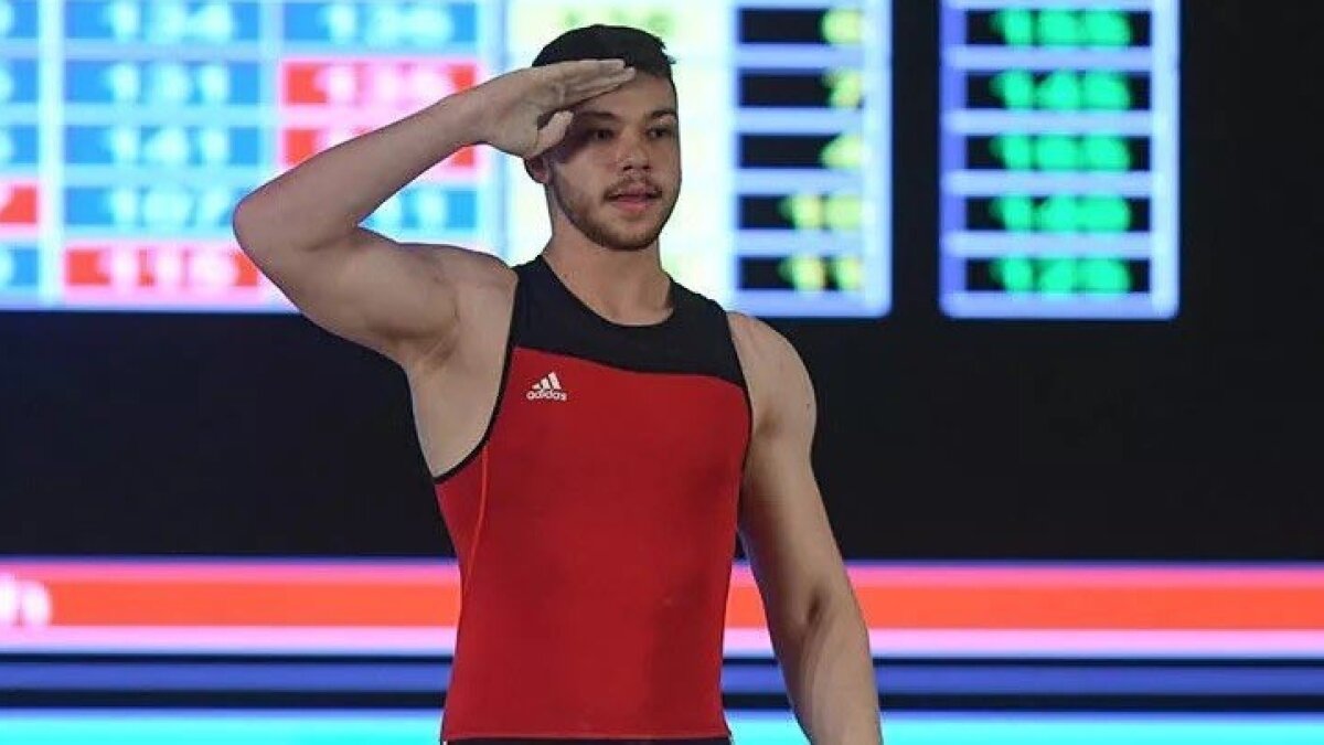 Milli halterci Hakan ��kr� Kurnaz'dam bronz madalya