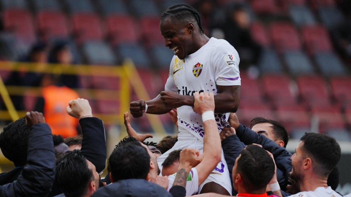 Ey�psporlu Ampem, �in ekibi �anghay Port'a transfer oldu