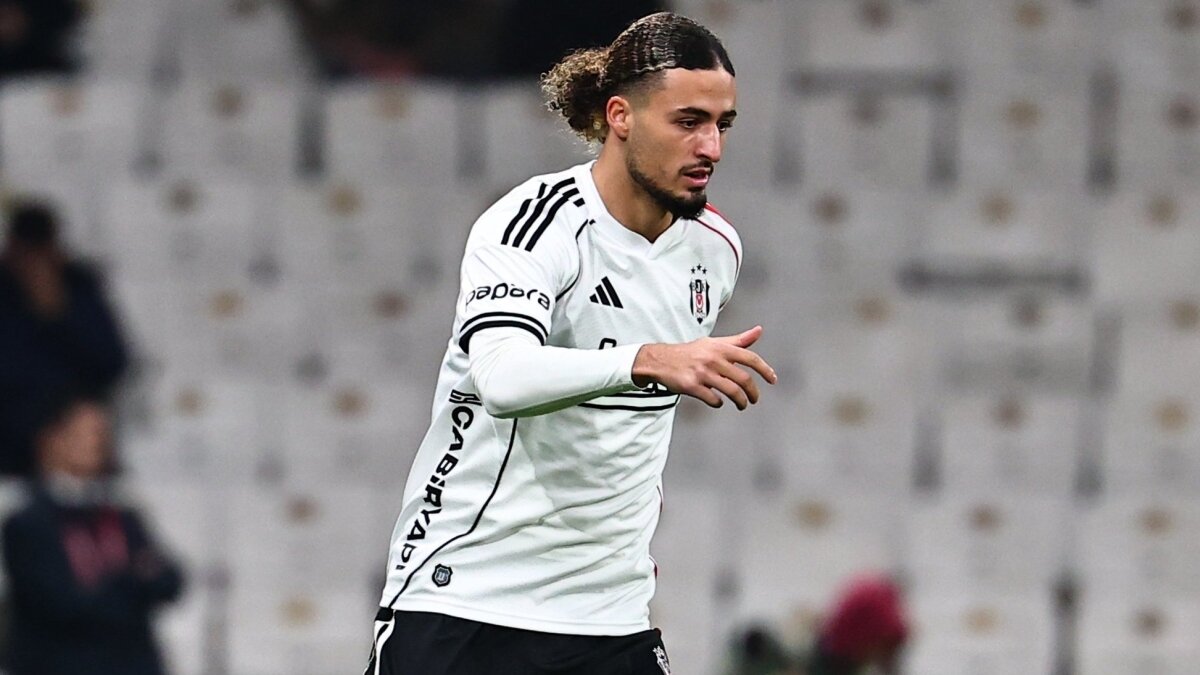 Be�ikta�'ta ayr�l�k karar�: Taylan Bulut