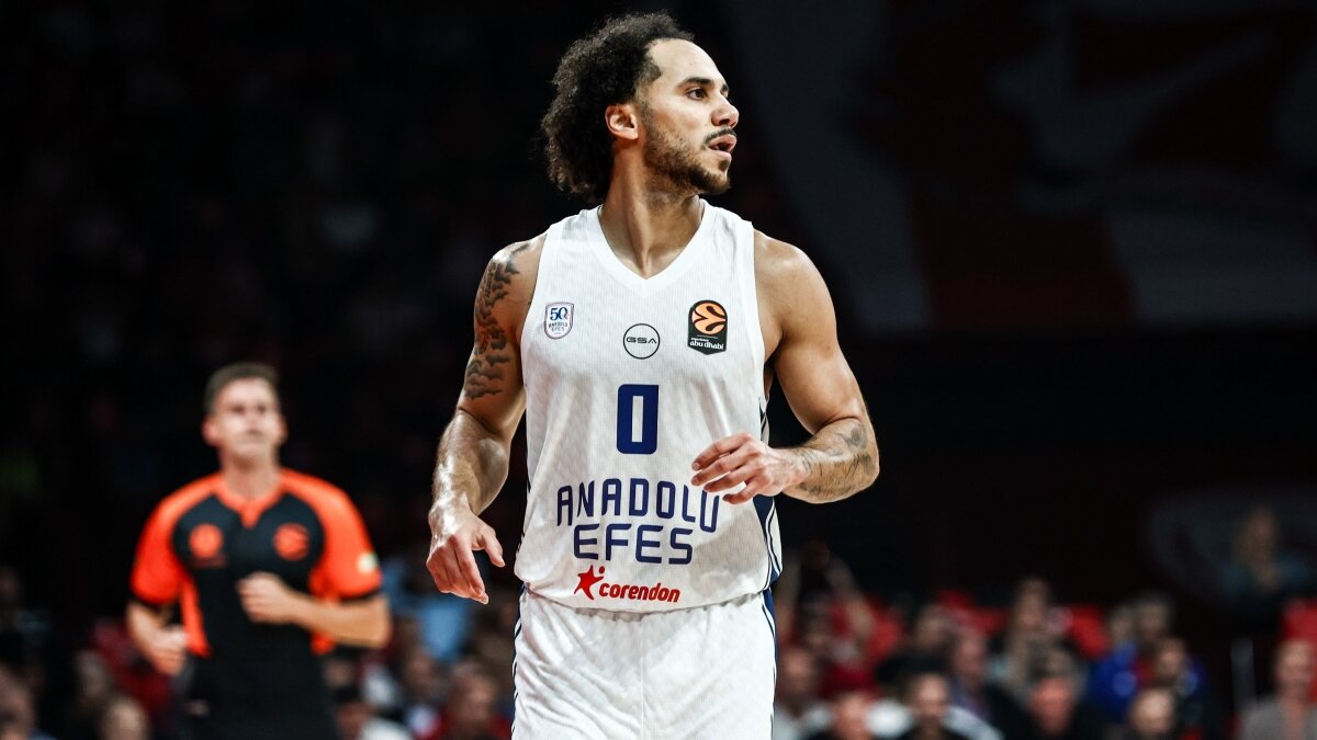 Anadolu Efes'te Shane Larkin geri d�nd�!