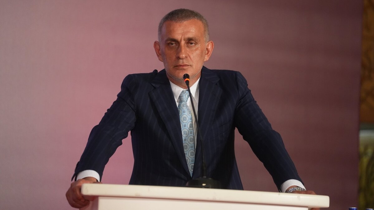 �brahim Hac�osmano�lu: 'Bir bakm��s�n�z kupayla d�n�yoruz'