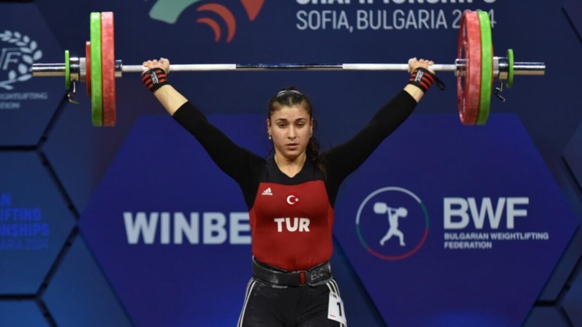 Milli halterci B��ra �an, Avrupa alt�nc� oldu