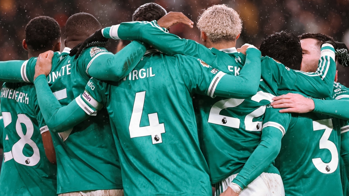 Liverpool, Sunderland'�n serisini bitirdi