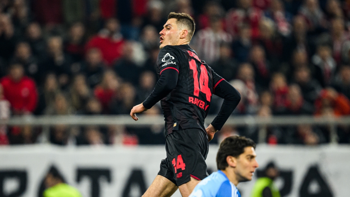 Patrik Schick pe� pe�e att�, Bayern Leverkusen avantaj� kapt�