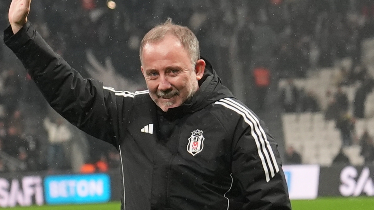 Be�ikta�'ta d�n���m meyvelerini veriyor