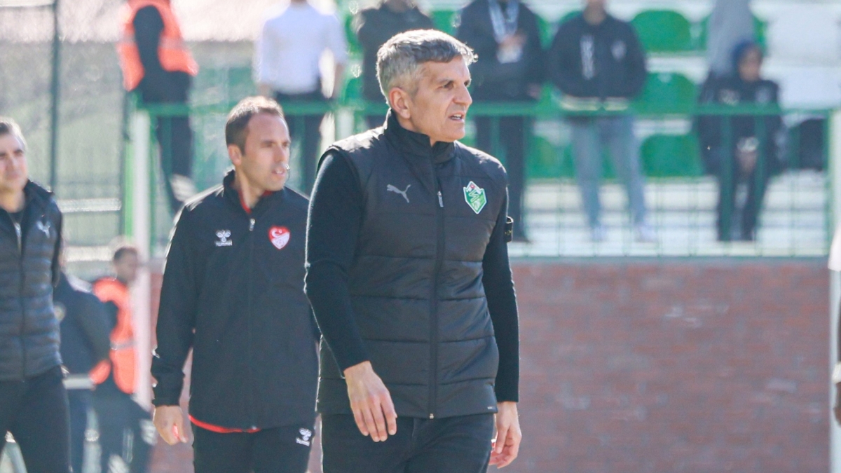 Kenan Ko�ak:  'G�r�nt�, oynanan futbol hi� de ho� de�il, kabul edilir de�il'