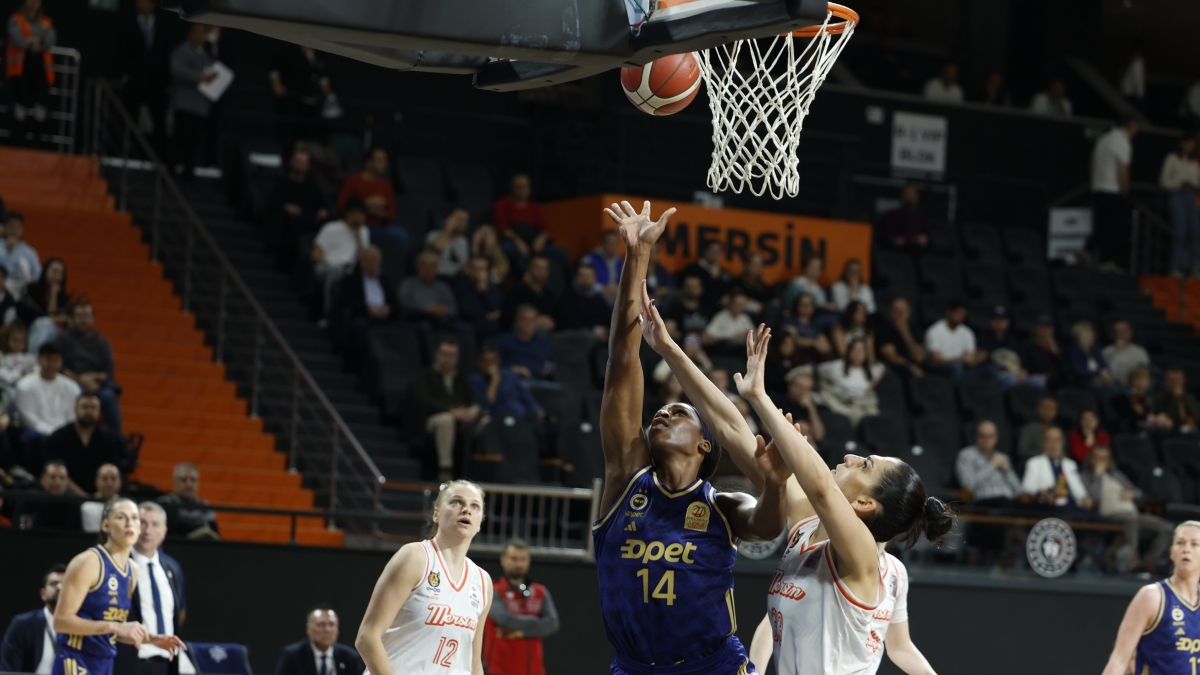 Fenerbah�e Opet yoluna nama�lup devam ediyor!