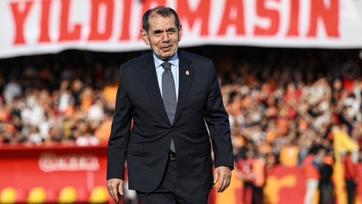 Dursun �zbek'ten derbi sonras� tak�ma s�rpriz destek