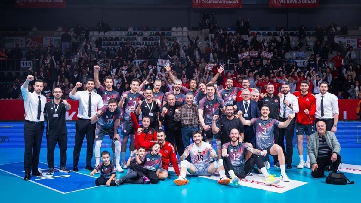 Ziraat Bankkart, Efeler Ligi'ni lider tamamlamay� garantiledi!