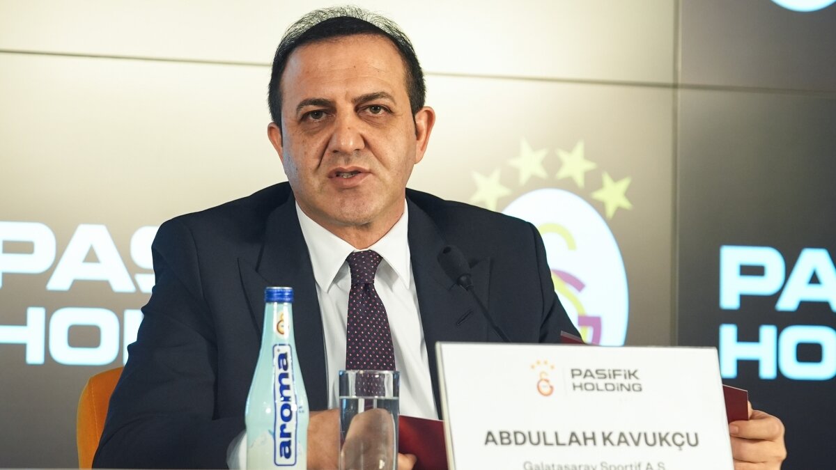 Abdullah Kavukcu'dan Be�ikta�'a cevap: '8 ki�i mi oynayal�m'