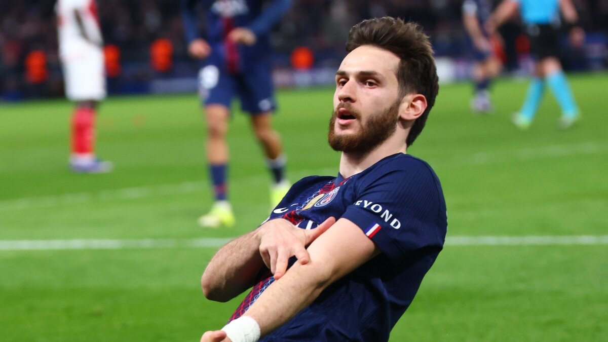 PSG, Monaco'yu eledi ve 'Yola devam' dedi!