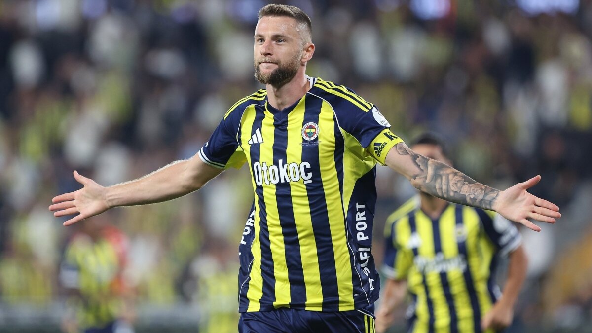 Domenico Tedesco'nun g�z� sa�l�k ekibinde