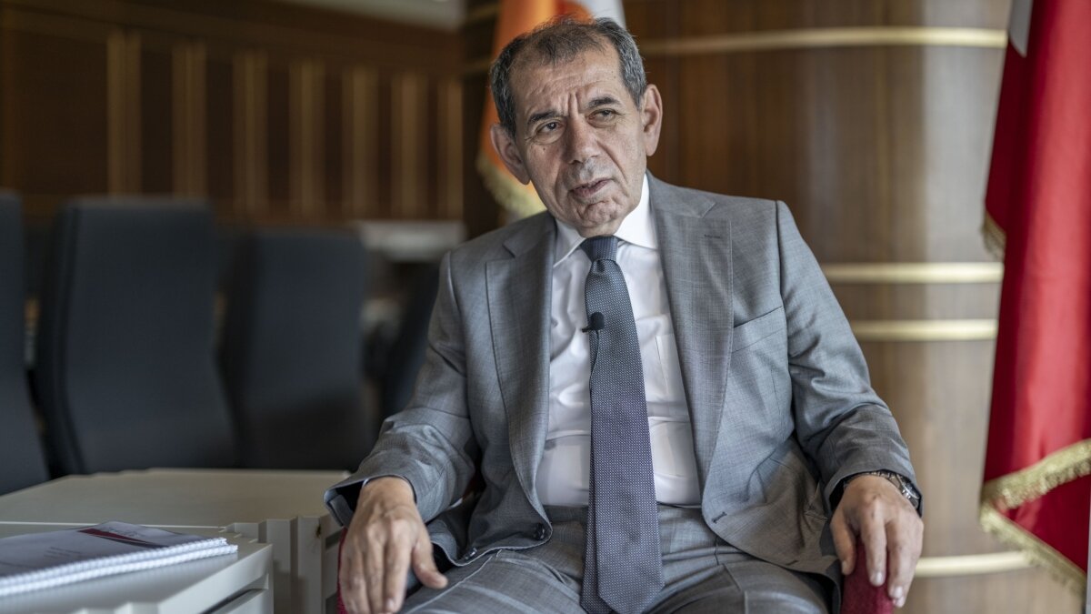 Galatasaray'da ba�kan Dursun �zbek'in do�um g�n� kutland�