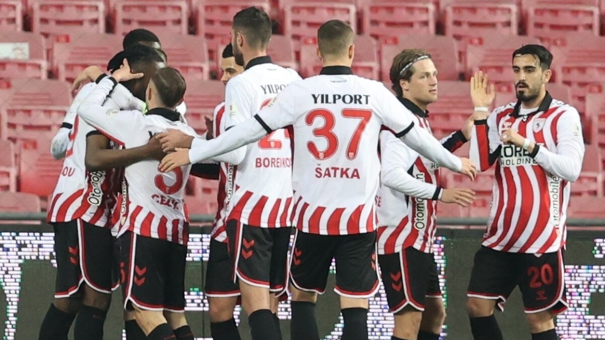 UEFA Konferans Ligi'nde �eyrek finalistler belli oluyor