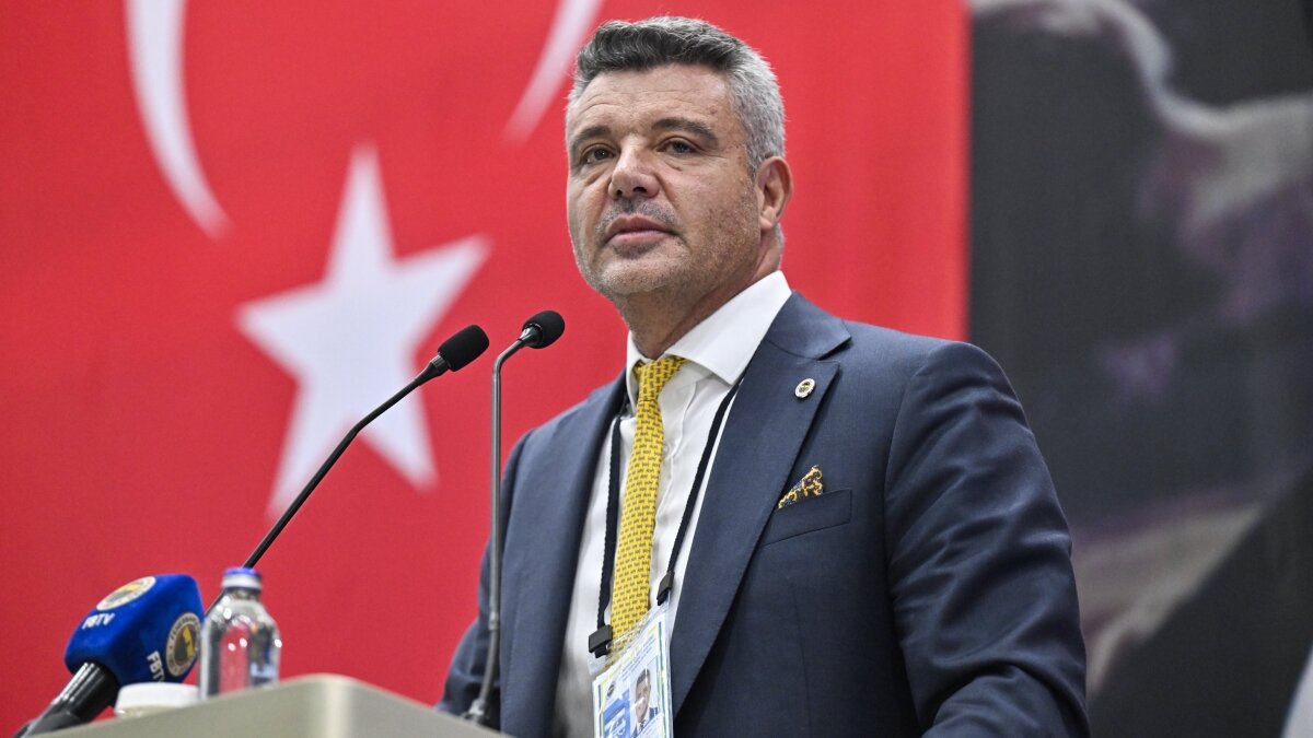 Fenerbah�e'de Divan Kurulu Toplant�s� ertelendi!