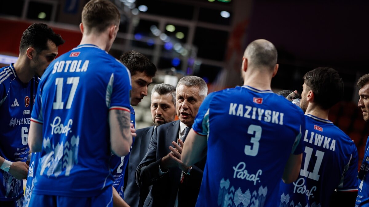 Halkbank'ta g�zler Efeler Ligi'nin play-off etab�nda