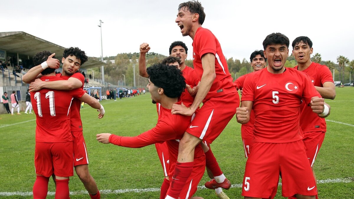 U19 Milli Tak�m�, Elit Tur'da 2'de 2 yapt�