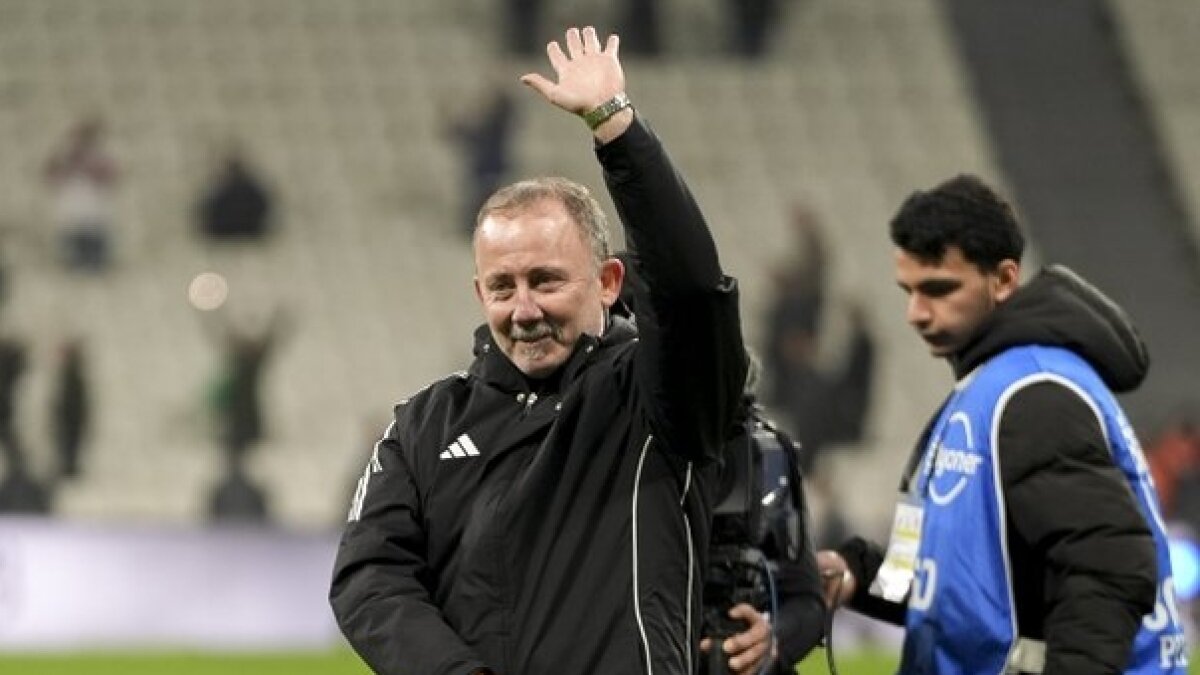 Be�ikta�'ta Sergen Yal��n dalya demeye haz�rlan�yor