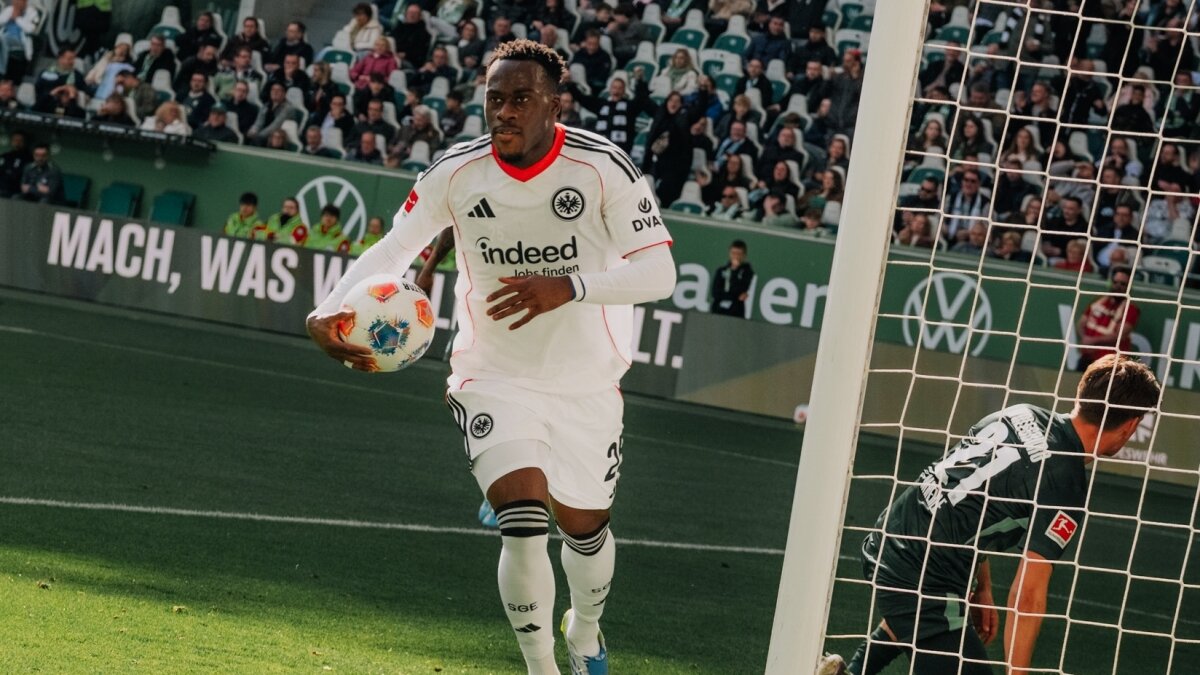 Can Uzun 5 dakika oynad�; Frankfurt bu kez kazand�