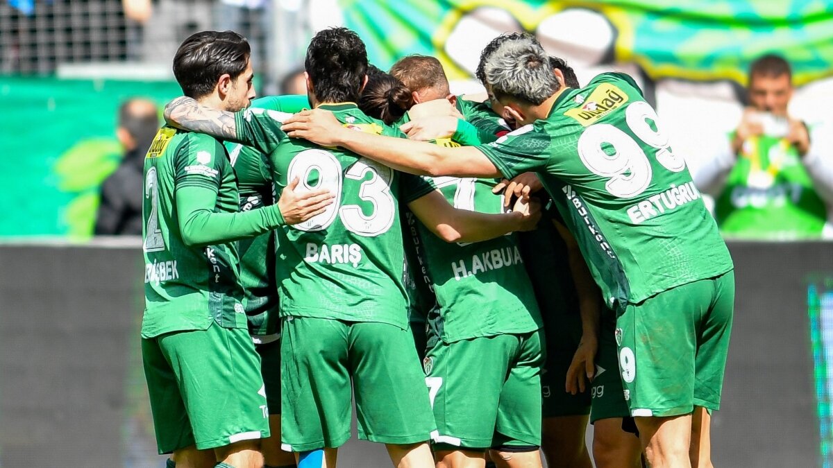 Bursaspor'un �ampiyonlu�una '1' puan kald�