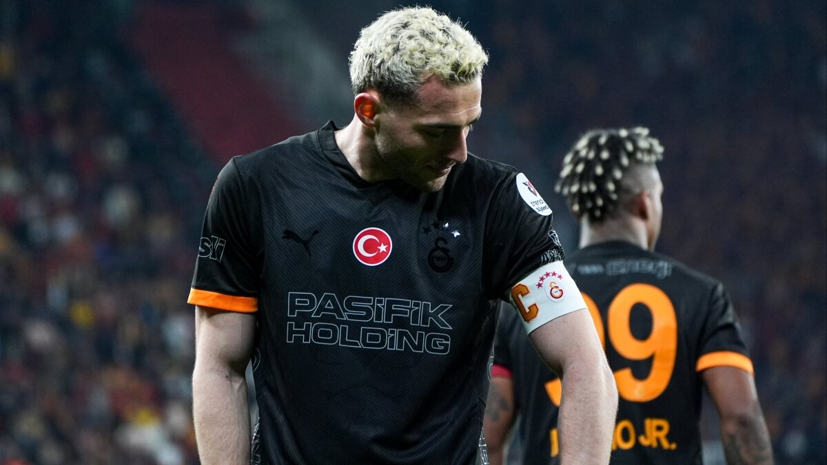 Stuttgart 4 att�, 3'�nc� s�raya y�kseldi!