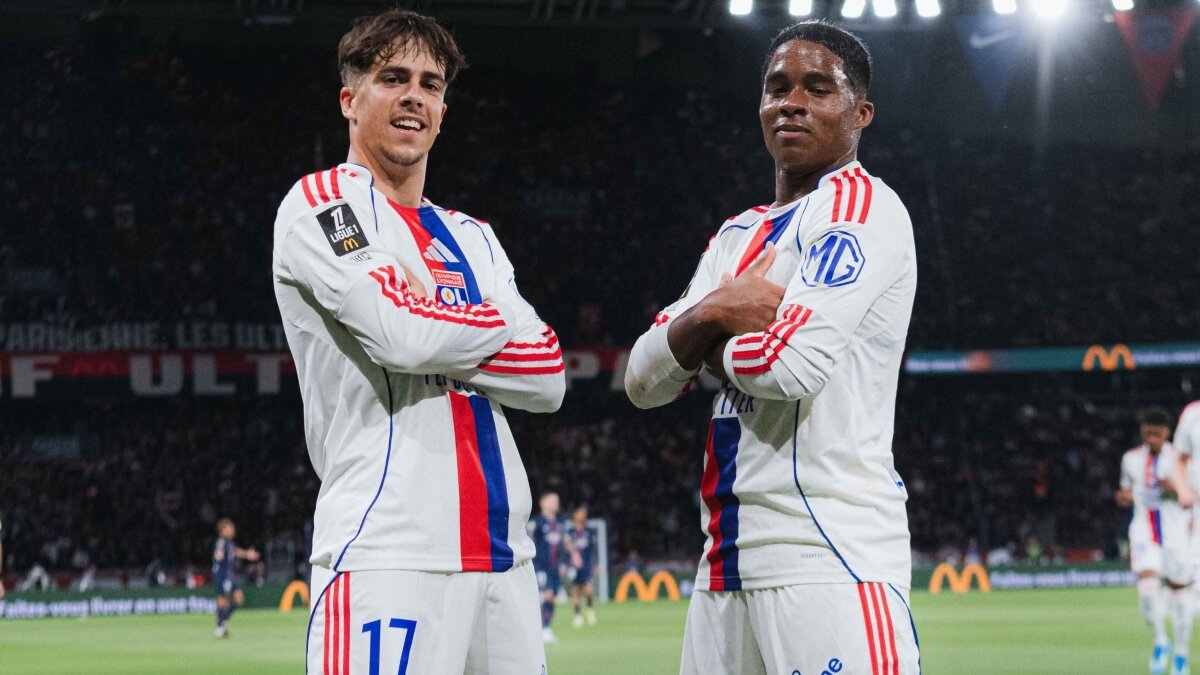 PSG'ye Olimpik Lyon tokad�