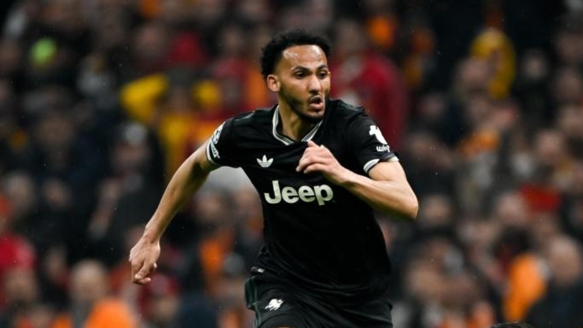 Galatasaray ma�� sonras� Lloyd Kelly'e �rk�� sald�r�