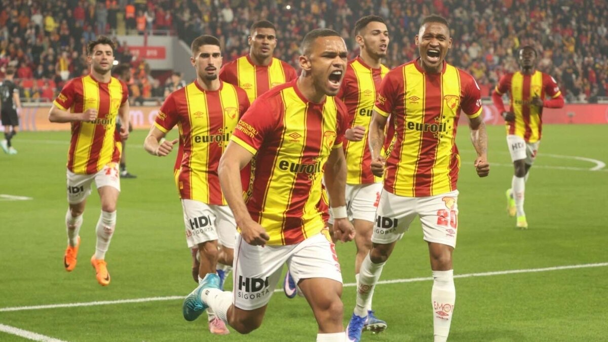 G�ztepe'de ara sonras� yo�un fikst�r