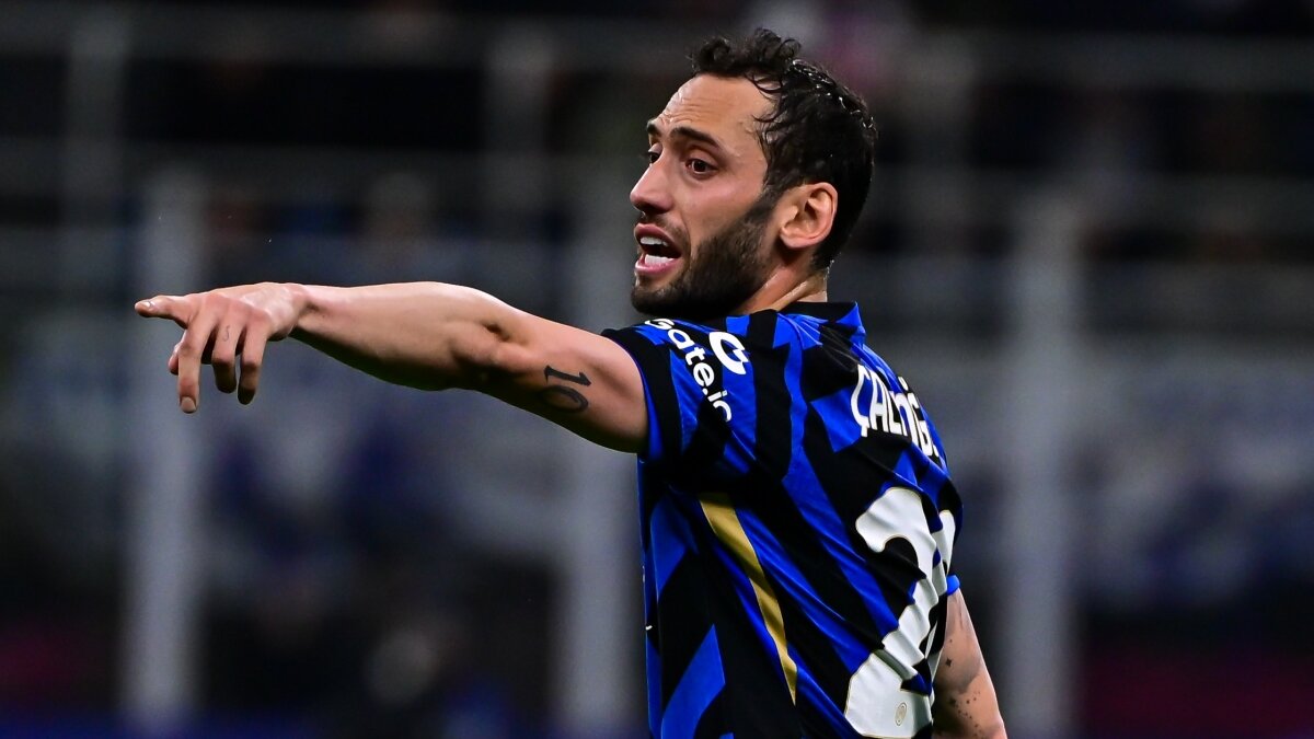 Galatasaray, Hakan �alhano�lu'ndan vazge�miyor!