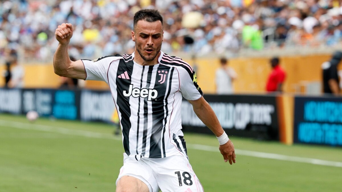 Fenerbah�e'ye Kostic i�in yeni rakipler