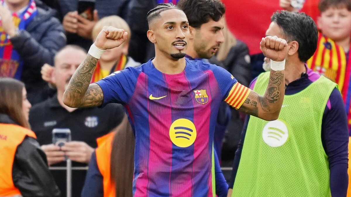 Raphinha hat-trick yapt�, Barcelona farkl� kazand�