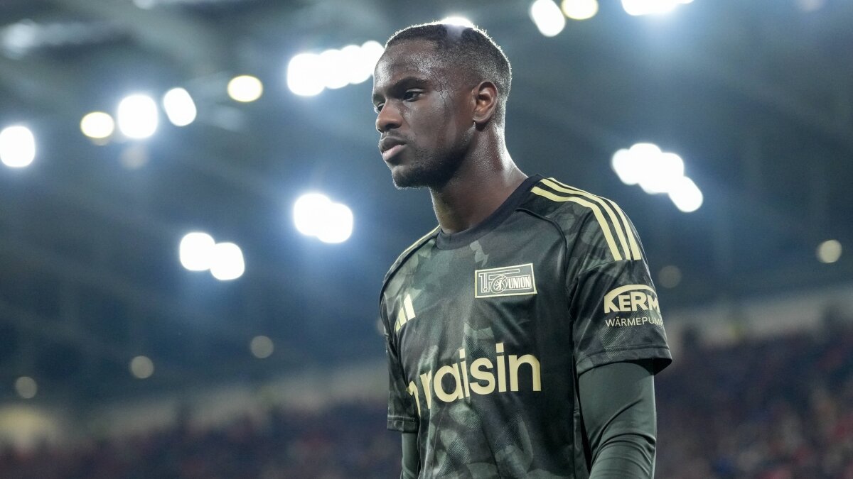 Be�ikta�'a kule gibi santrfor: �lyas Ansah