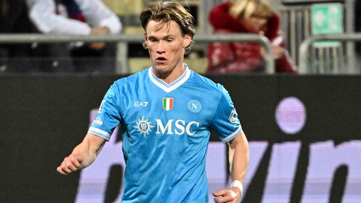 Napoli, Cagliari'yi McTominay ile devirdi!