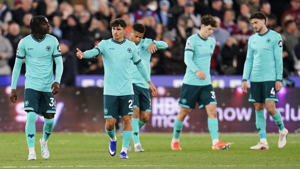 Ba�ar�dan ��k��e: Wolverhampton'un 7 y�ll�k eriyi�i!