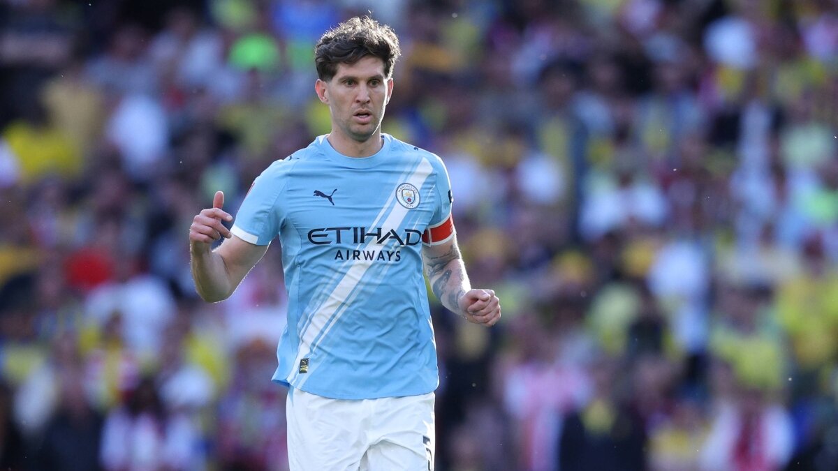 Manchester City'de John Stones da ayr�l�yor!