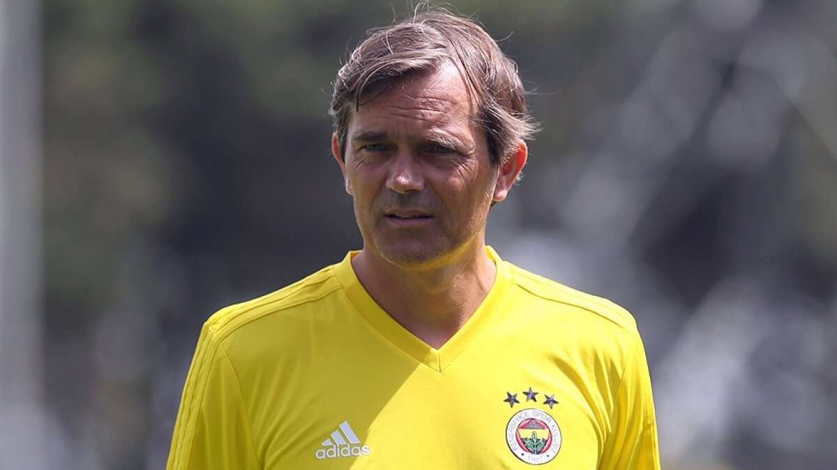 Phillip Cocu'dan Fenerbah�e i�in olay itiraf!