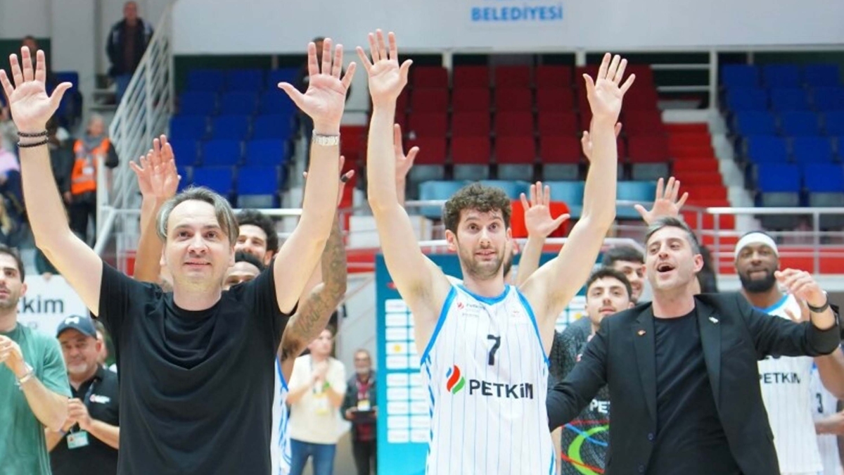 Petkimspor, Avrupa'da liderlik i�in parkeye ��k�yor