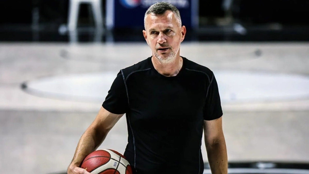 Alperen �eng�n'�n antren�r� Djordje Sijan, �zmir'de gen�lerle antrenman yapacak