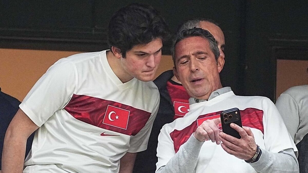 Ali Ko� ve o�lu Kerim Rahmi Ko� T�pra� Stadyumu'nda