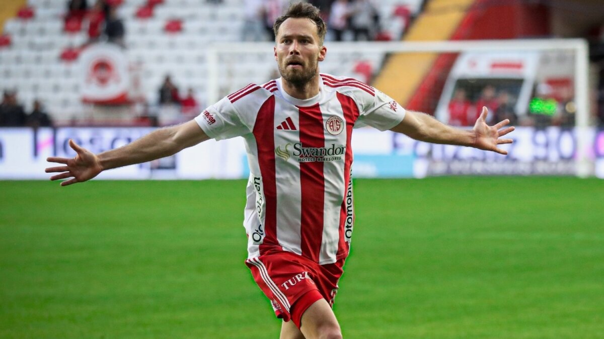 Antalyaspor, 10 ki�ilik Ey�pspor'a kar�� ikinci yar� a��ld�!