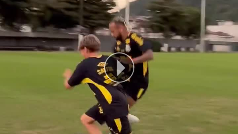 Neymar oğluna bile acımadı!