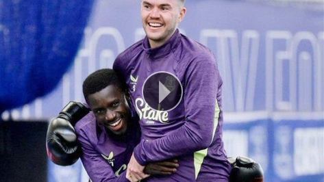 Idrissa Gueye ve Michael Keane bart!